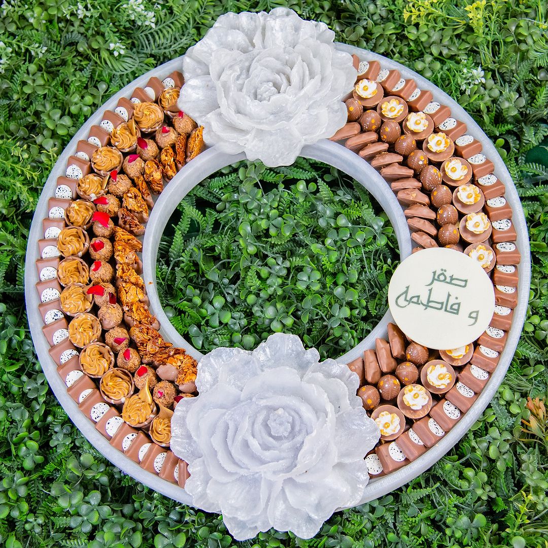 Le macarons chocolatier - Large wedding tray (42)