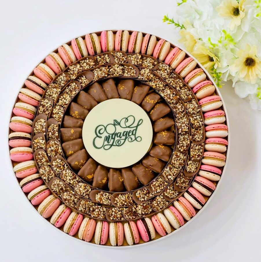 Le macarons chocolatier - Chocolate & Macarons mixed tray (80)