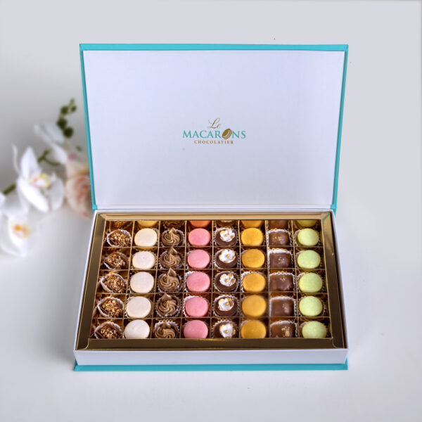 Chocolate & macarons mixed box